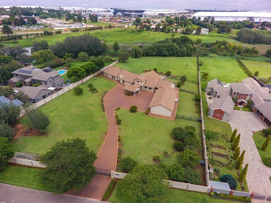 4 Bedroom Property for Sale in Bredell Gauteng