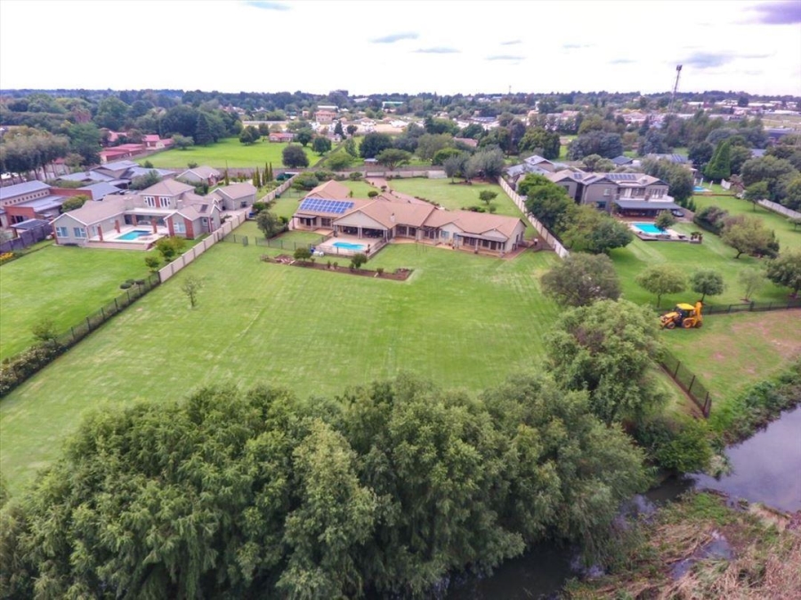 4 Bedroom Property for Sale in Bredell Gauteng