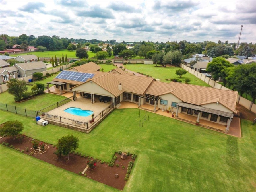 4 Bedroom Property for Sale in Bredell Gauteng