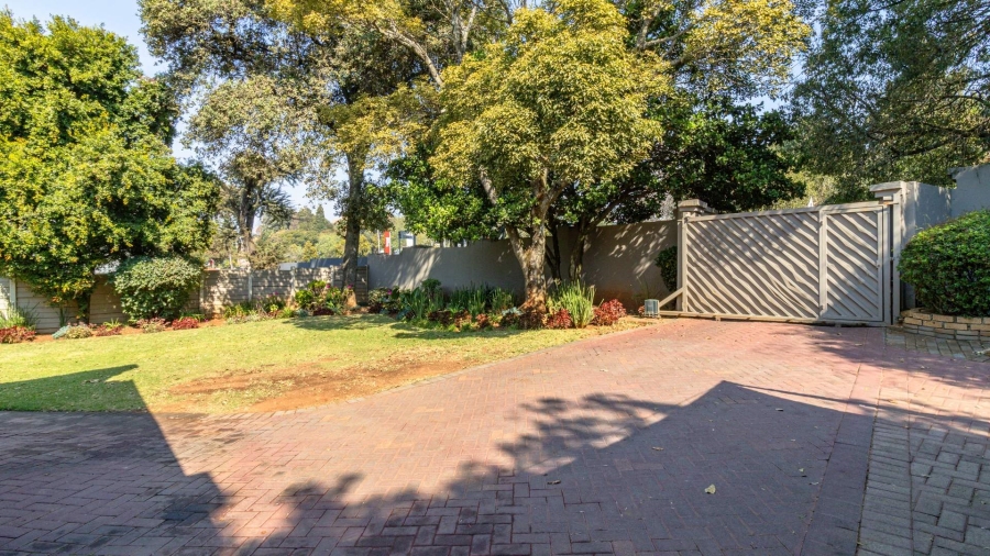 4 Bedroom Property for Sale in Northcliff Ext 15 Gauteng