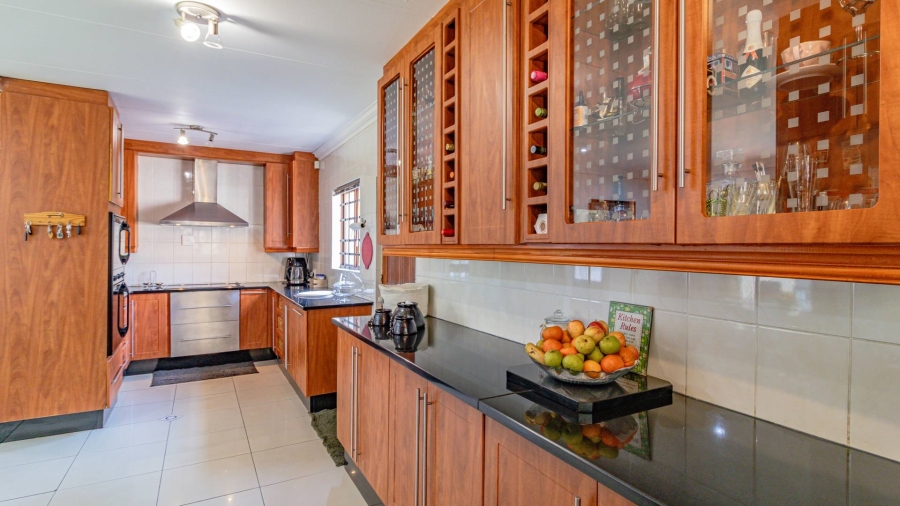 4 Bedroom Property for Sale in Northcliff Ext 15 Gauteng