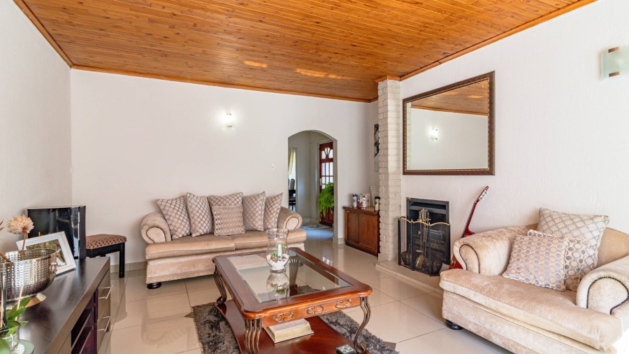 4 Bedroom Property for Sale in Northcliff Ext 15 Gauteng