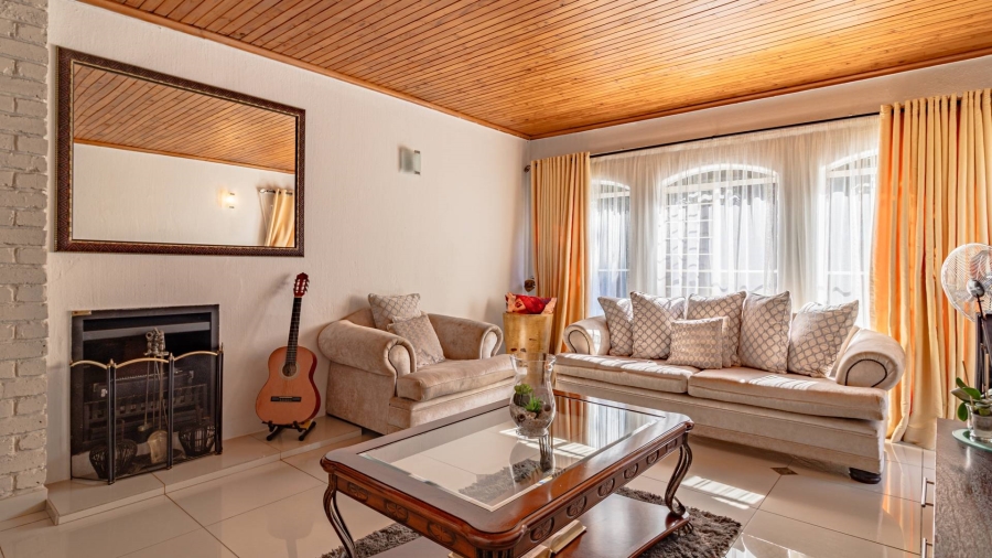 4 Bedroom Property for Sale in Northcliff Ext 15 Gauteng