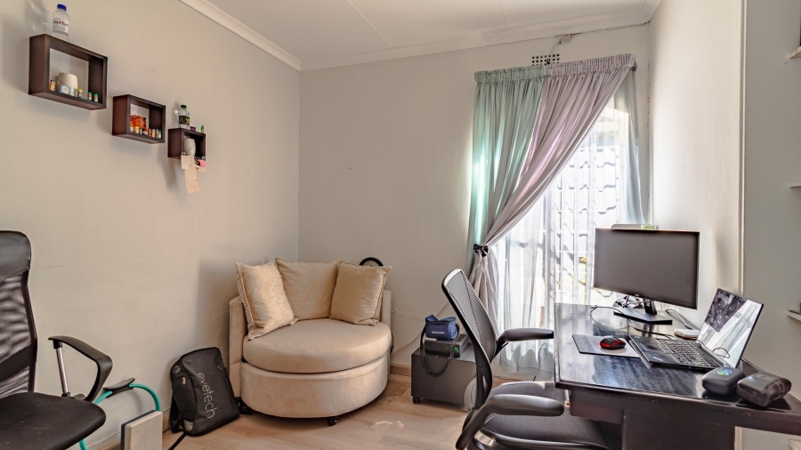 4 Bedroom Property for Sale in Northcliff Ext 15 Gauteng