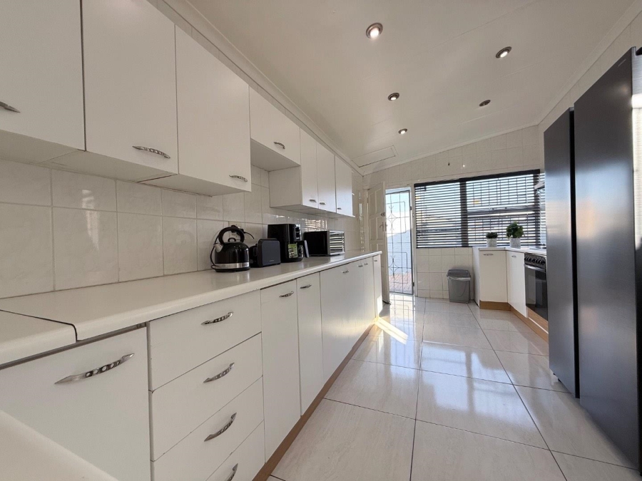 3 Bedroom Property for Sale in Suideroord Gauteng