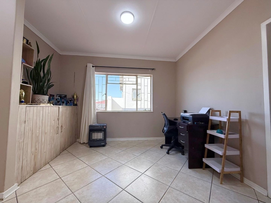 3 Bedroom Property for Sale in Suideroord Gauteng