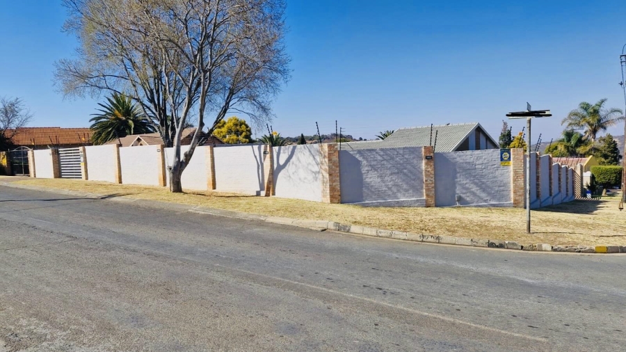 3 Bedroom Property for Sale in Suideroord Gauteng