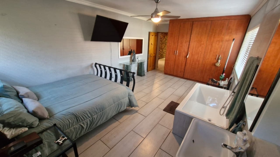 4 Bedroom Property for Sale in Meyersdal Gauteng