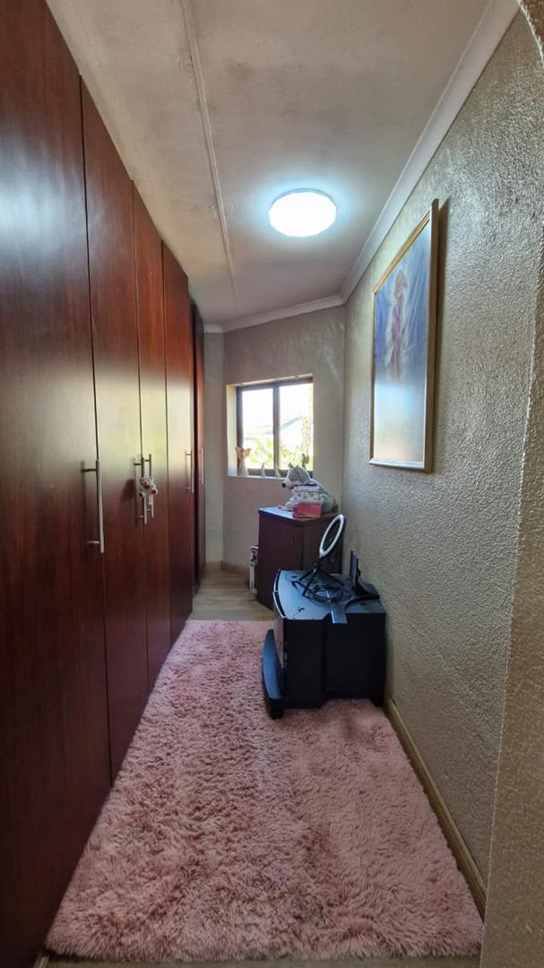 4 Bedroom Property for Sale in Meyersdal Gauteng