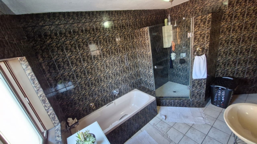 4 Bedroom Property for Sale in Meyersdal Gauteng