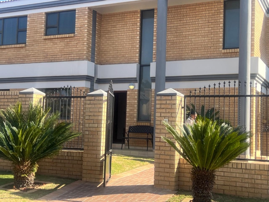 4 Bedroom Property for Sale in Meyersdal Gauteng