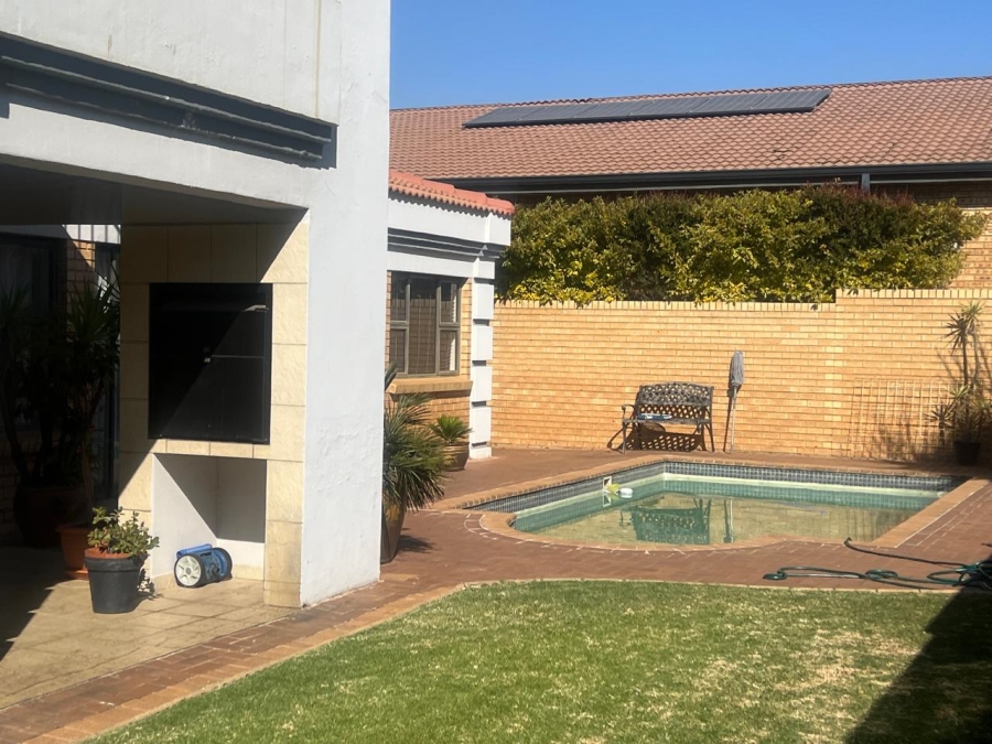 4 Bedroom Property for Sale in Meyersdal Gauteng