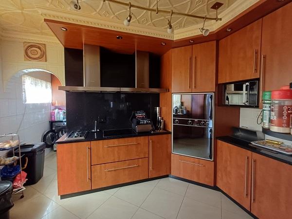 3 Bedroom Property for Sale in Oakdene Gauteng
