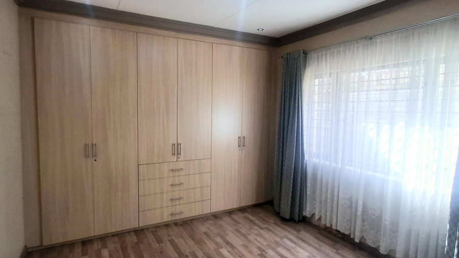 3 Bedroom Property for Sale in Actonville Gauteng