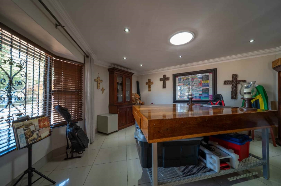 5 Bedroom Property for Sale in Benoni North Gauteng