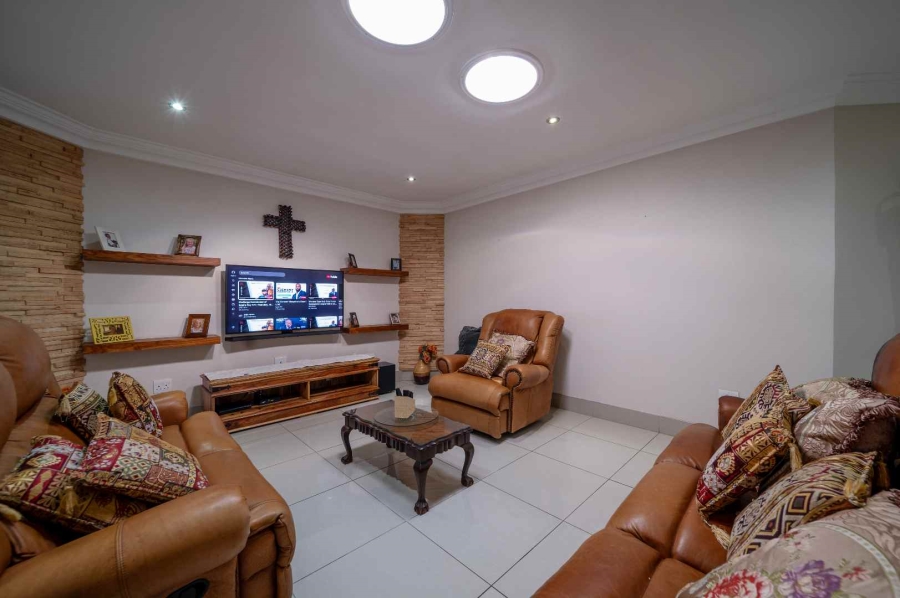5 Bedroom Property for Sale in Benoni North Gauteng