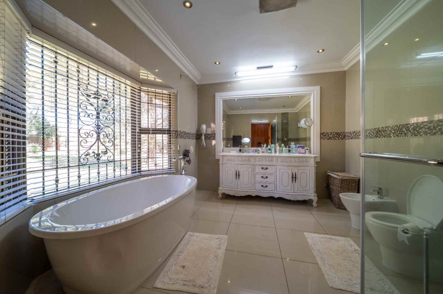5 Bedroom Property for Sale in Benoni North Gauteng