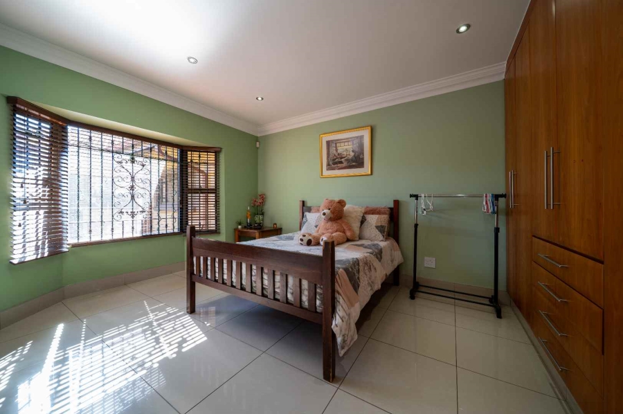5 Bedroom Property for Sale in Benoni North Gauteng