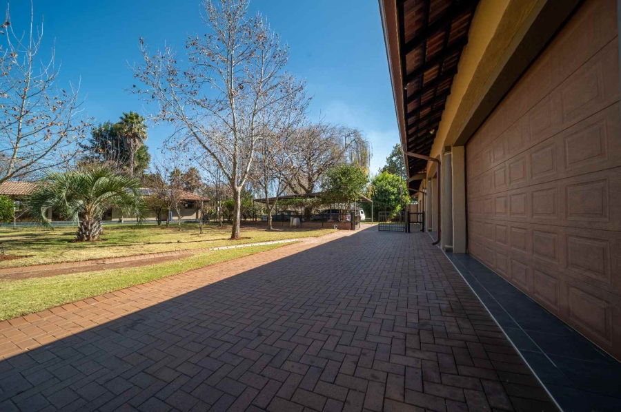 5 Bedroom Property for Sale in Benoni North Gauteng