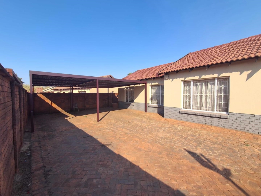 To Let 2 Bedroom Property for Rent in The Orchards Gauteng