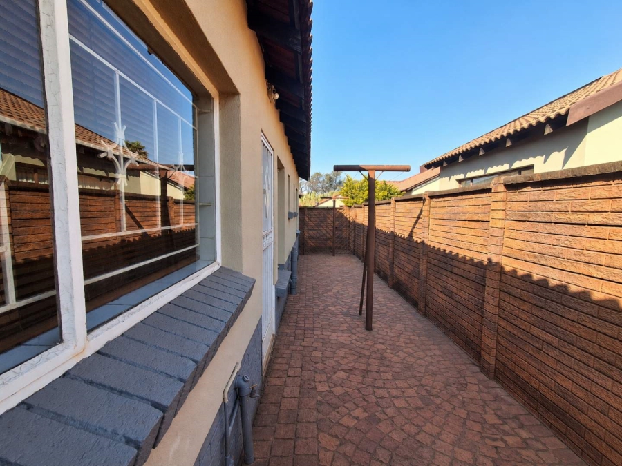 To Let 2 Bedroom Property for Rent in The Orchards Gauteng