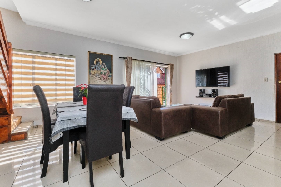 4 Bedroom Property for Sale in Bromhof Gauteng
