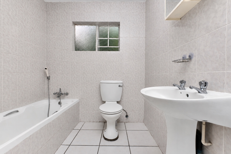 4 Bedroom Property for Sale in Bromhof Gauteng