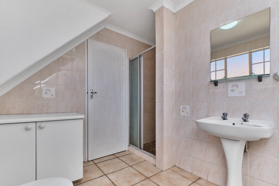 4 Bedroom Property for Sale in Bromhof Gauteng