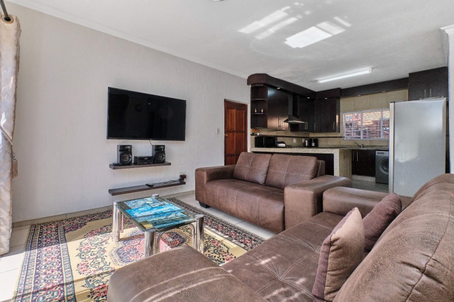 4 Bedroom Property for Sale in Bromhof Gauteng