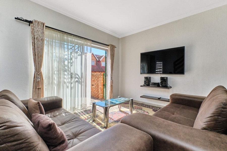 4 Bedroom Property for Sale in Bromhof Gauteng