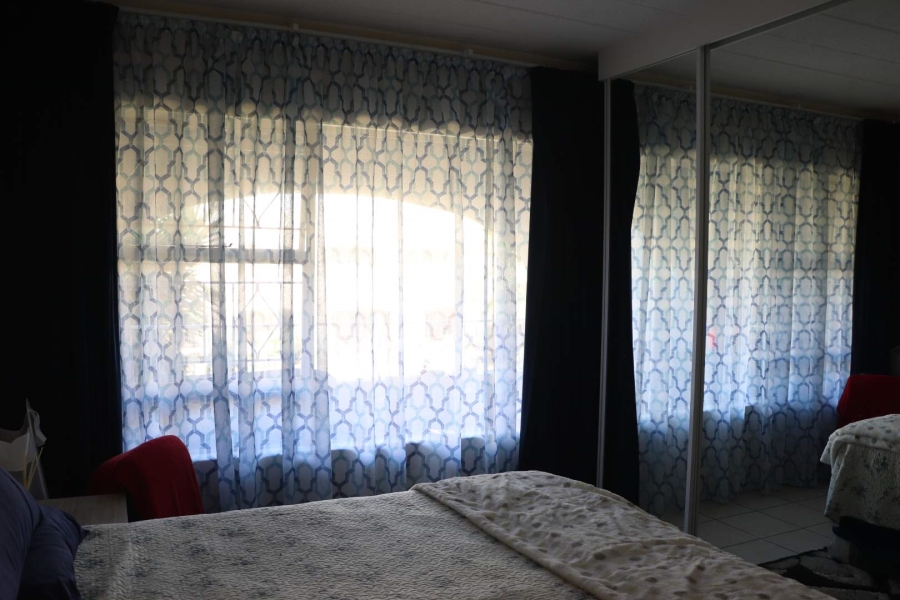 2 Bedroom Property for Sale in Florida Gauteng