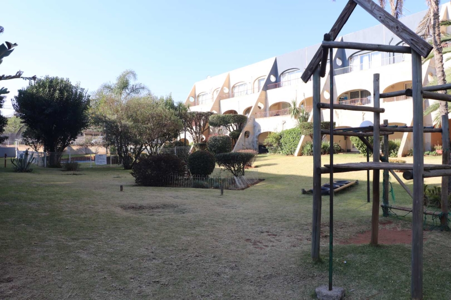2 Bedroom Property for Sale in Florida Gauteng