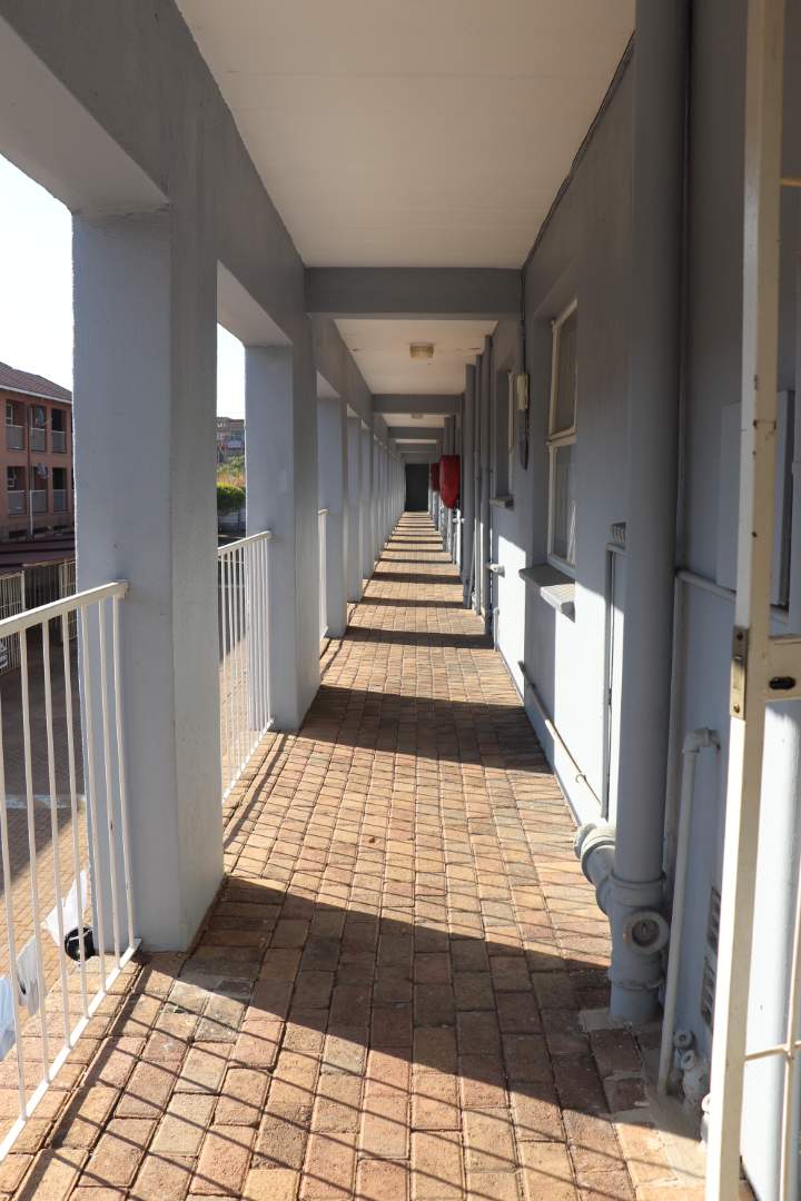 2 Bedroom Property for Sale in Florida Gauteng