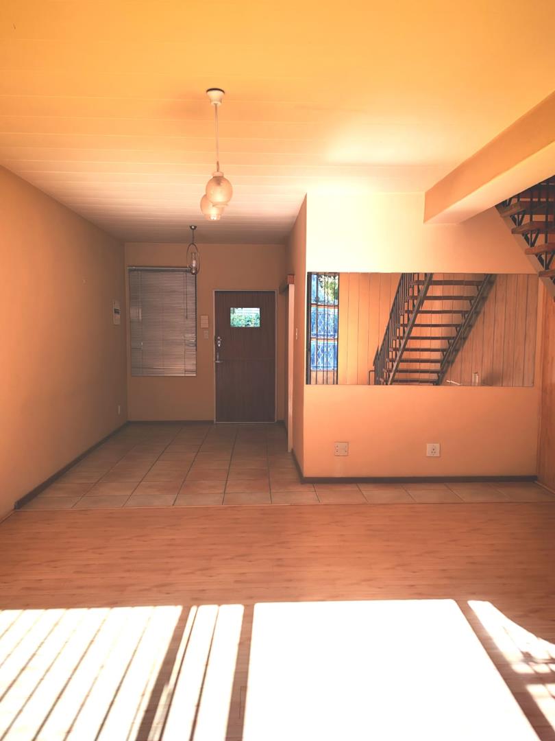 2 Bedroom Property for Sale in Eldoraigne Gauteng