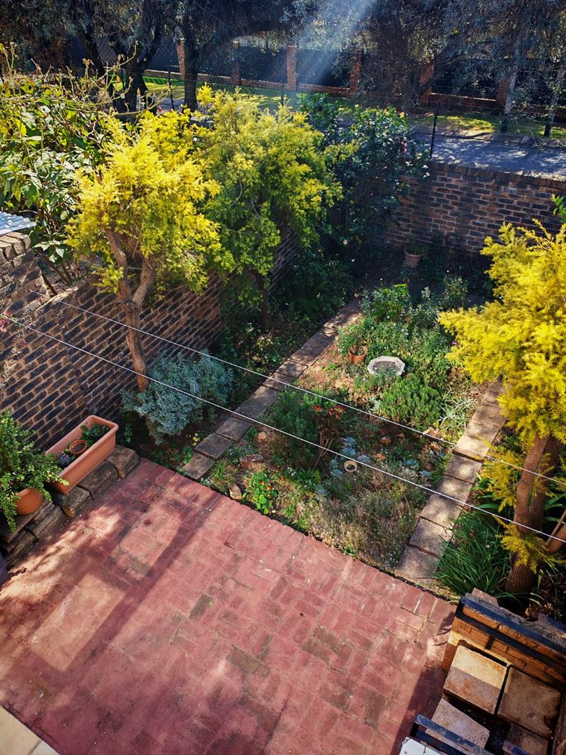 2 Bedroom Property for Sale in Eldoraigne Gauteng