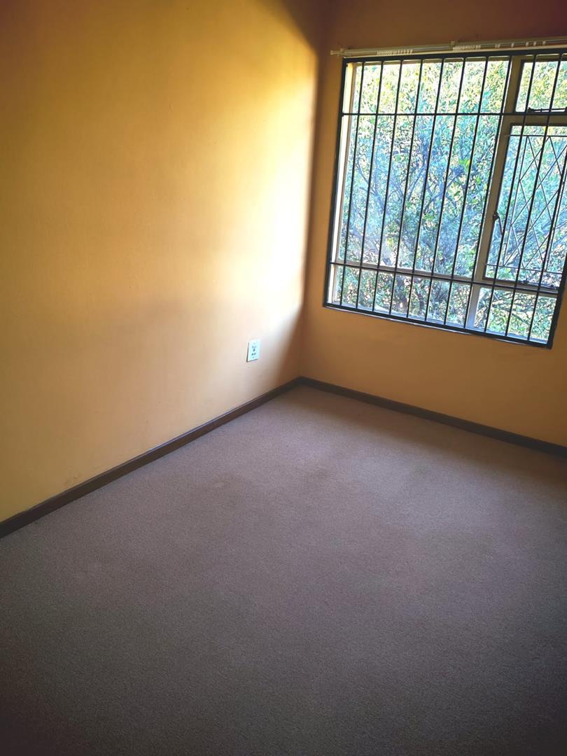 2 Bedroom Property for Sale in Eldoraigne Gauteng
