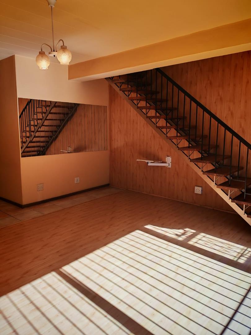 2 Bedroom Property for Sale in Eldoraigne Gauteng