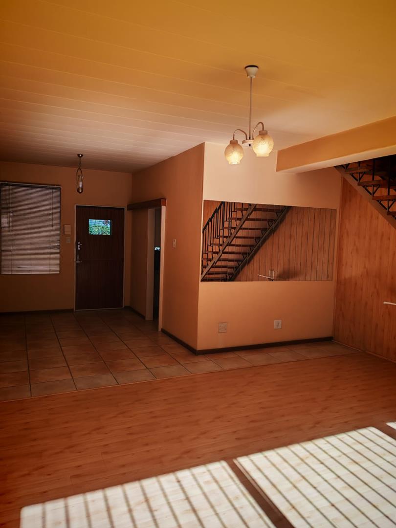 2 Bedroom Property for Sale in Eldoraigne Gauteng