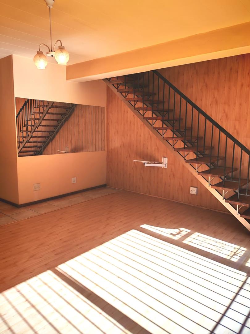 2 Bedroom Property for Sale in Eldoraigne Gauteng