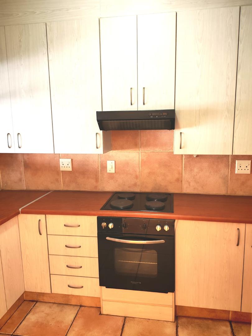 2 Bedroom Property for Sale in Eldoraigne Gauteng