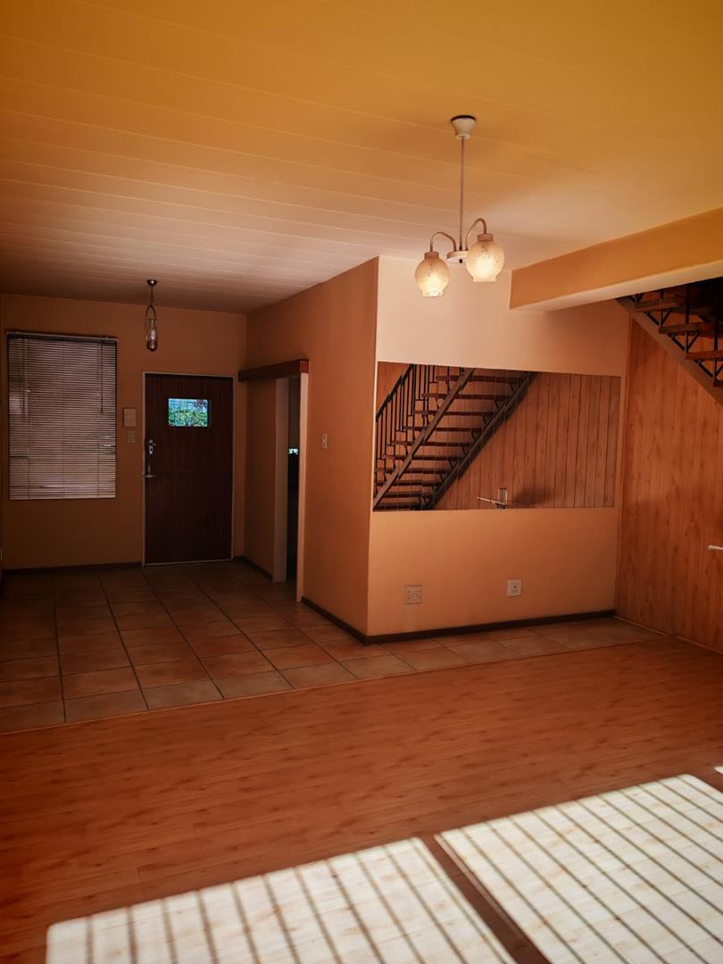 2 Bedroom Property for Sale in Eldoraigne Gauteng