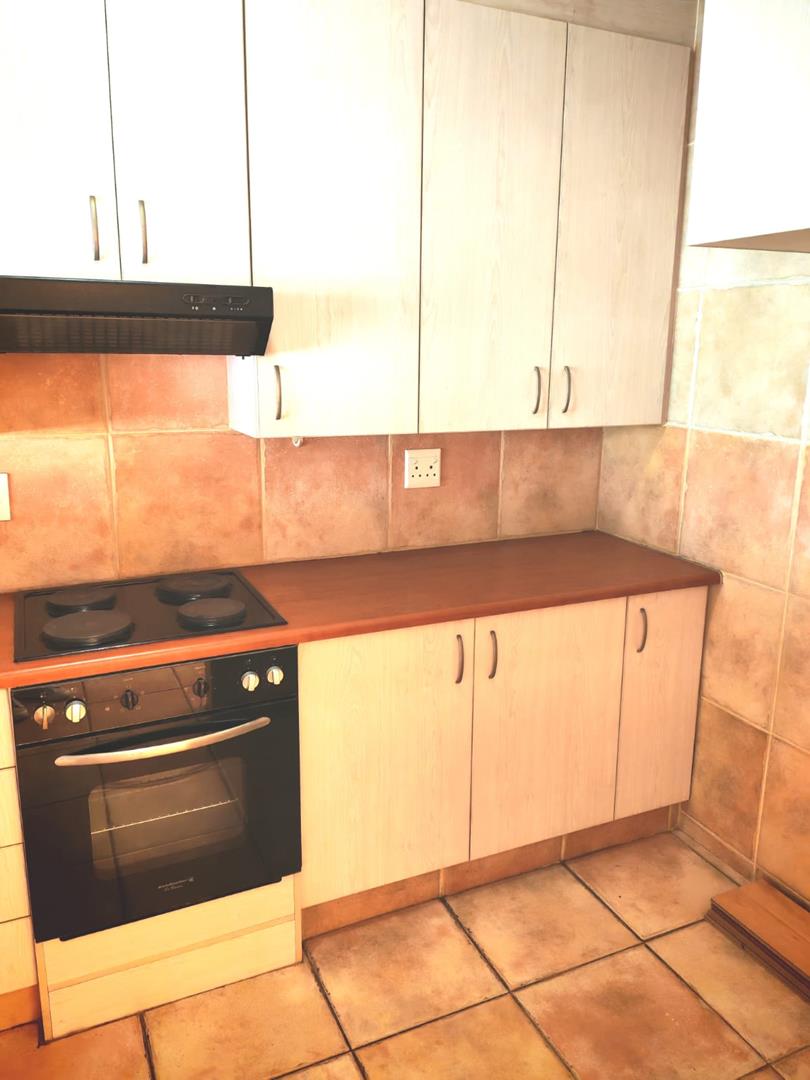 2 Bedroom Property for Sale in Eldoraigne Gauteng
