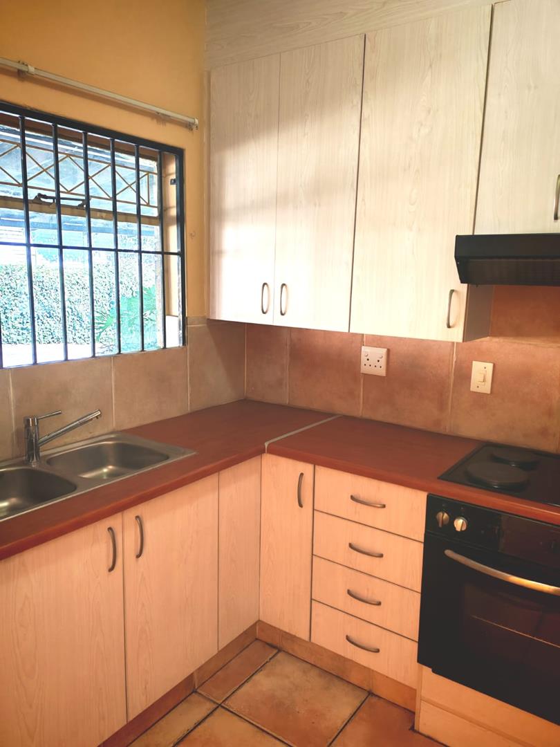 2 Bedroom Property for Sale in Eldoraigne Gauteng