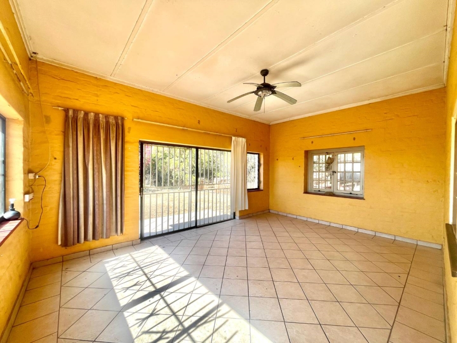 5 Bedroom Property for Sale in Pretoria North Gauteng