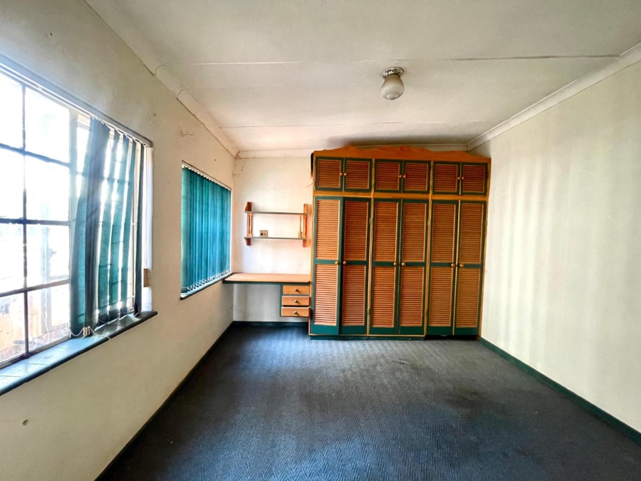5 Bedroom Property for Sale in Pretoria North Gauteng