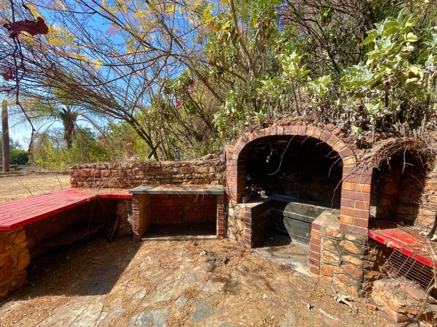 5 Bedroom Property for Sale in Pretoria North Gauteng