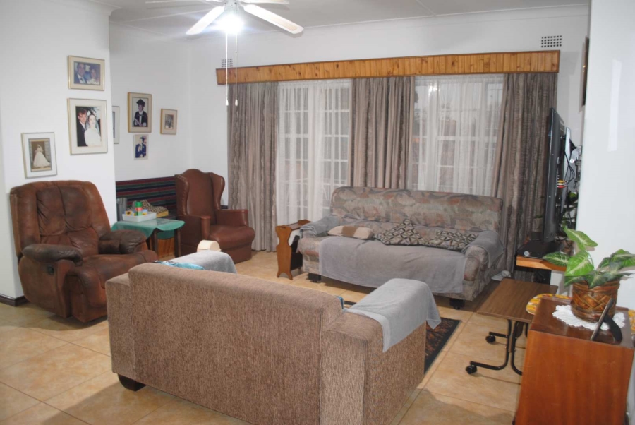 6 Bedroom Property for Sale in Glen Donald A H Gauteng