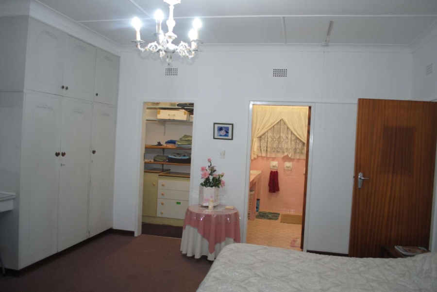 6 Bedroom Property for Sale in Glen Donald A H Gauteng
