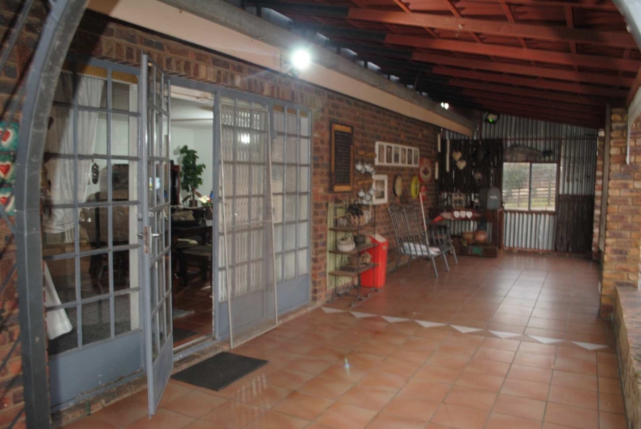 6 Bedroom Property for Sale in Glen Donald A H Gauteng