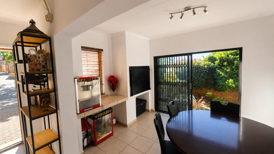 3 Bedroom Property for Sale in Ruimsig A H Gauteng